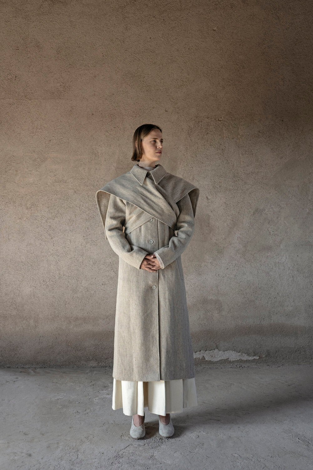 AP003 - Criss Cross Raw Hemp Peasant Coat - Image 4